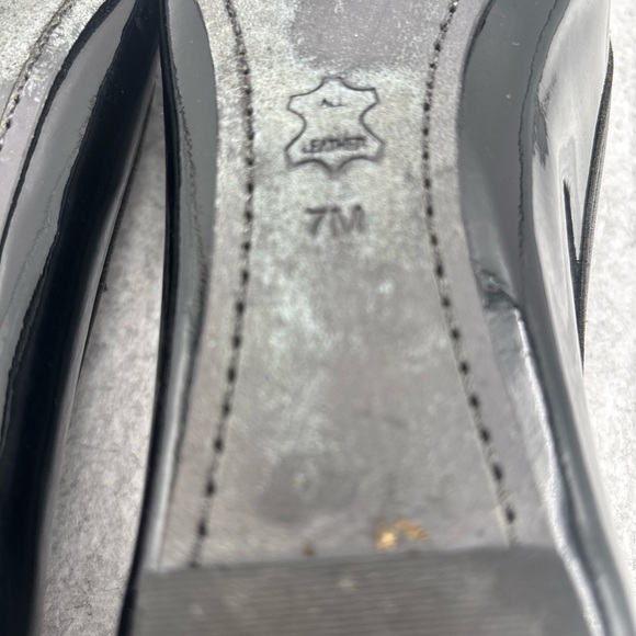 Tory Burch Black Loafers with Metallic Accent - Picture 5 of 6